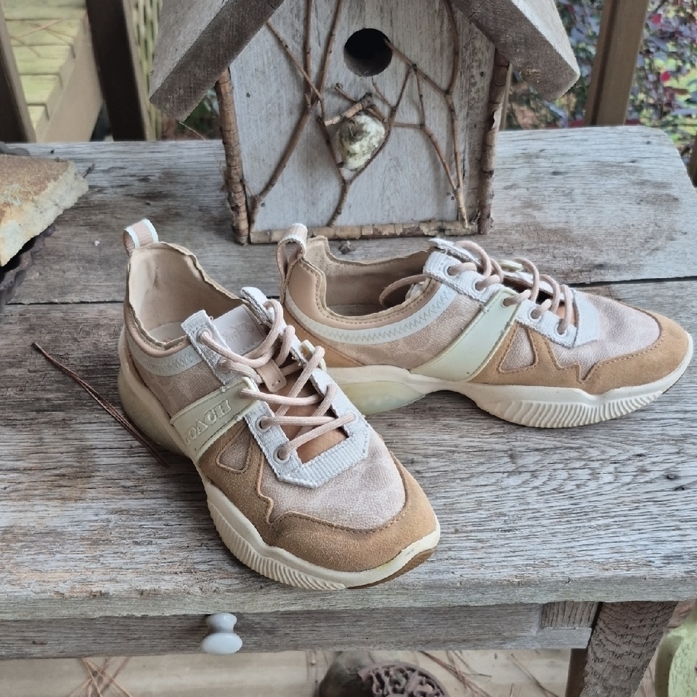 Coach Women's Beige and Cream Sneakers